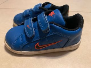 Scarpe Nike numero 25