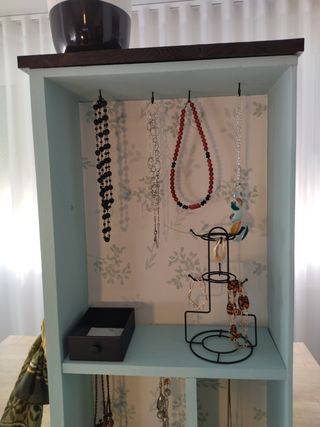 Estantería, bisutería, baño, recibidor