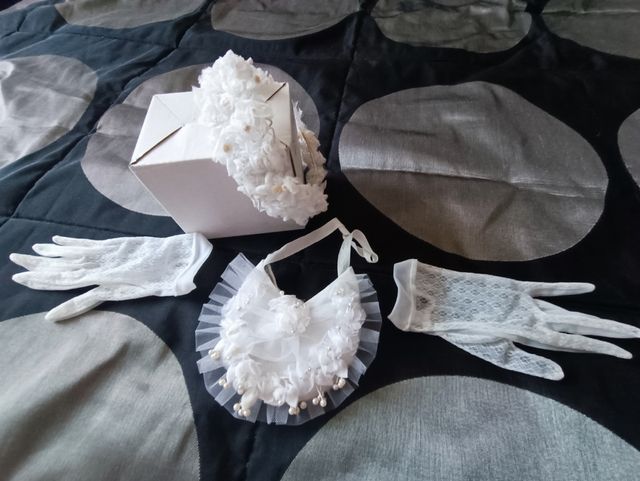 Accesorios comunión guantes, corona,limo