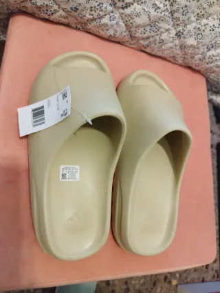 Adidas Yeezy slide color arena 43
