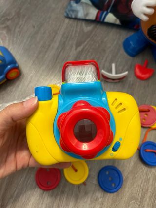 Lote de juguetes( Sr potato, camara de fotos..)