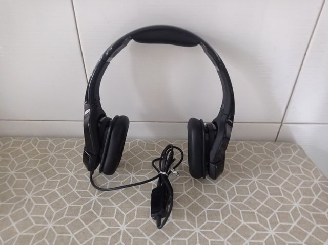 Auriculares TRITTON