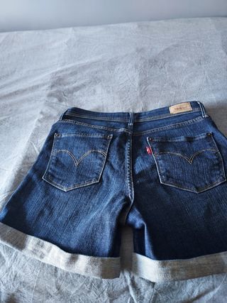 Vaqueros corto levis mujer