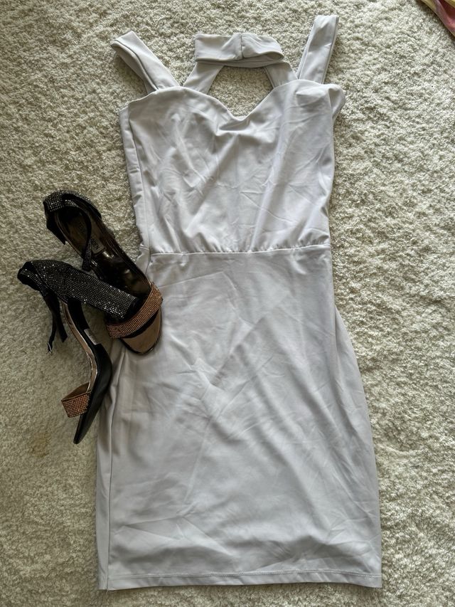 Summer Vestidoo blanco y sandalias