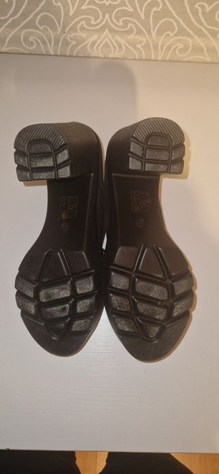 Botines negros MARIPAZ con plataforma