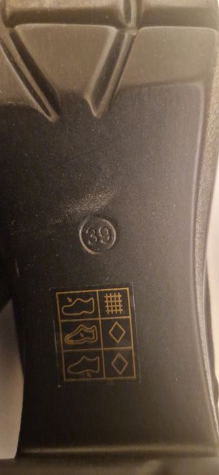 Botines negros MARIPAZ con plataforma