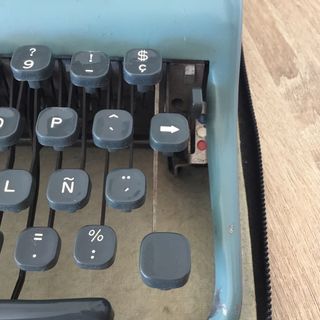 Olivetti Pluma 22 + 2 cintas tinta recambio