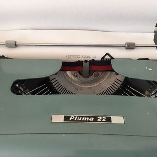 Olivetti Pluma 22 + 2 cintas tinta recambio