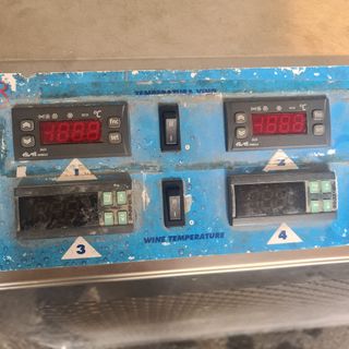 Refrigerador de agua glicolada dotado