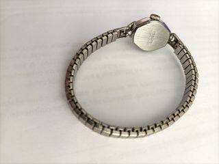 Relógio de corda Sekonda prateado com marcassites