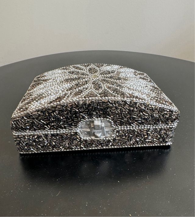 Caja decorativa o joyero