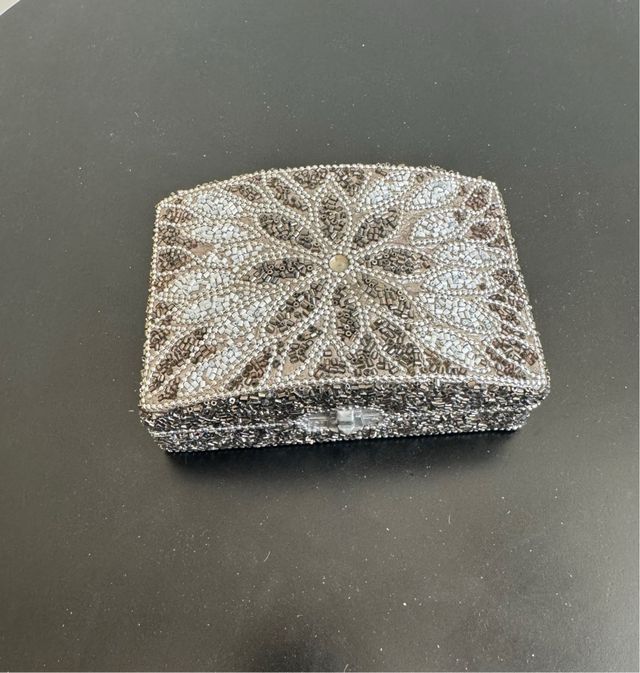 Caja decorativa o joyero