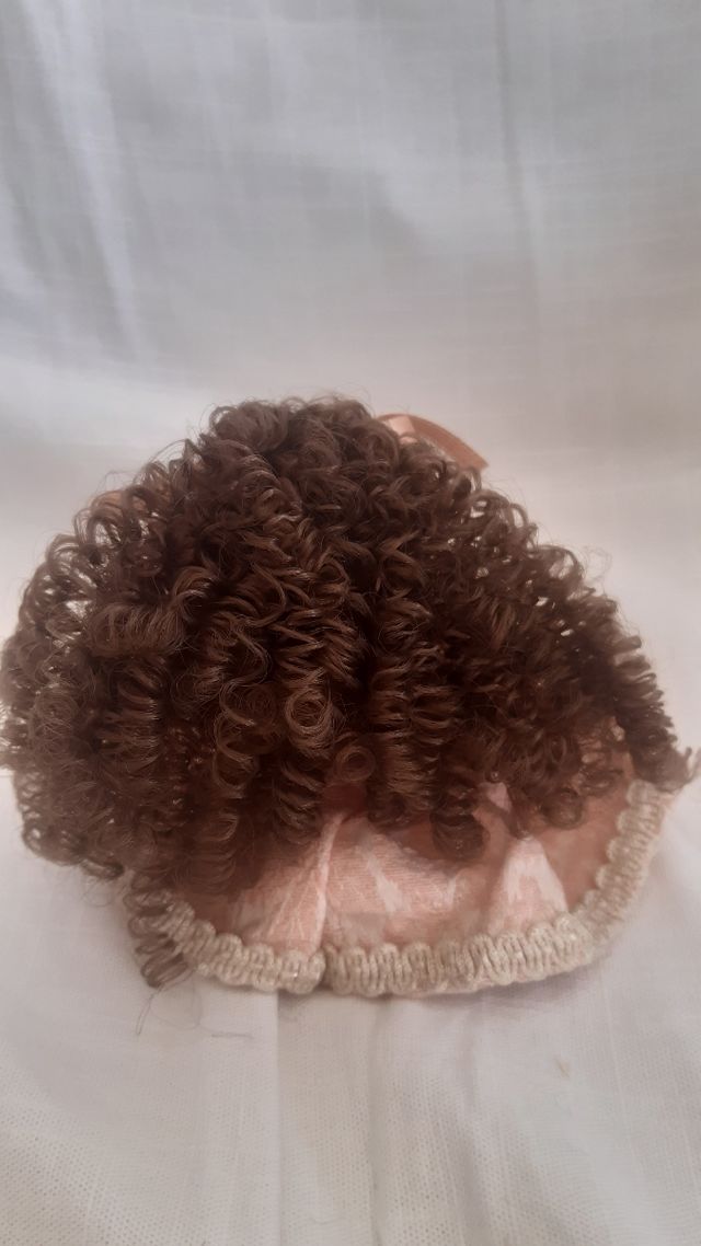 Bambolina in porcellana