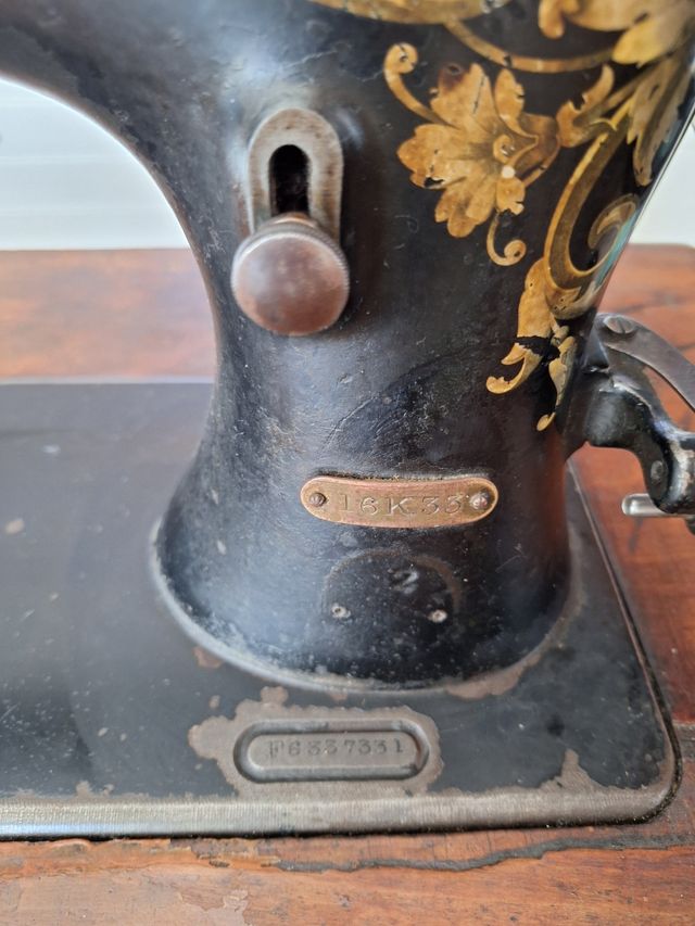 Máquina de coser antigua