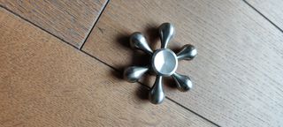 Nove giocattoli antistress 