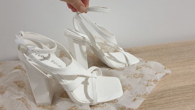 Sandalias tacón cuadrado 