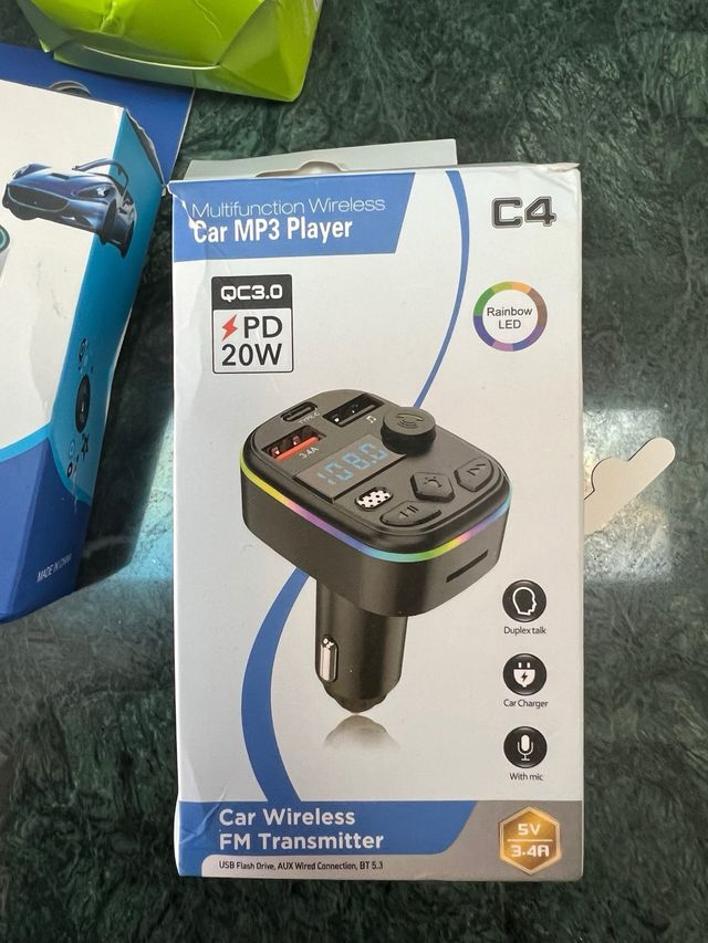 Adaptador coche escuchar musica movil