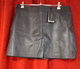 Falda marca Massimo Dutti