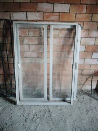  ventana aluminio color gris