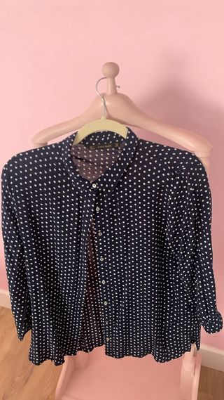 Camisa de lunares 