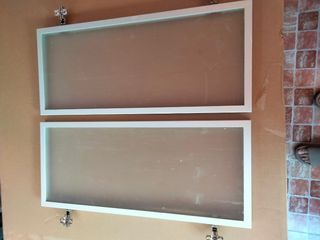 Puerta para vitrina canto aluminio y met