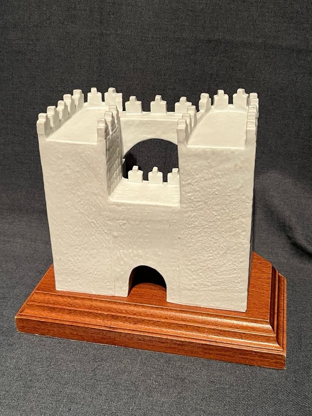 Adorno Muralla Avila