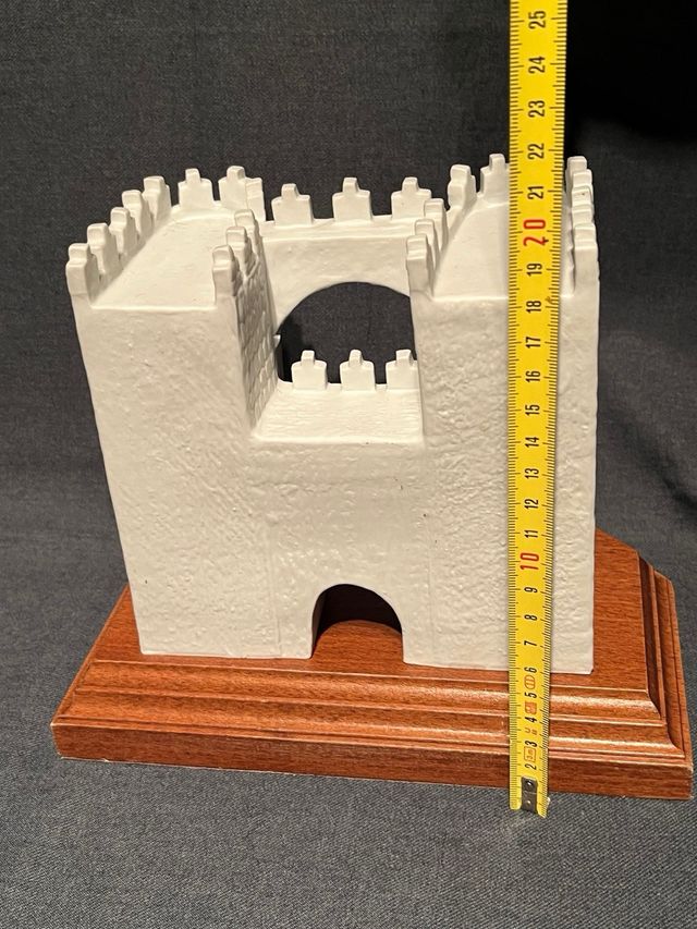 Adorno Muralla Avila