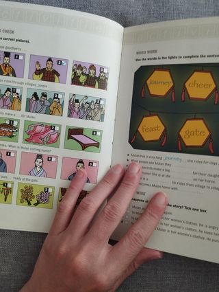 "Libro CD Mulán para aprender inglés"