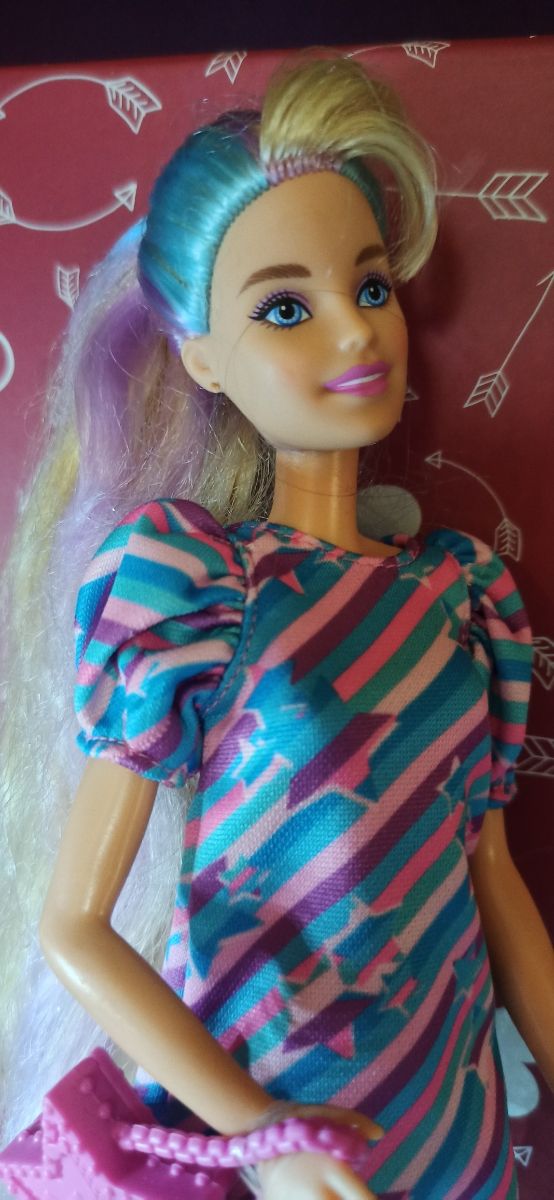Muñeca barbie reveal