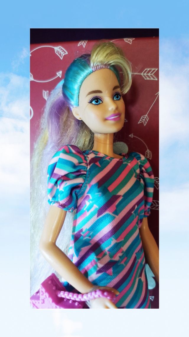Muñeca barbie reveal