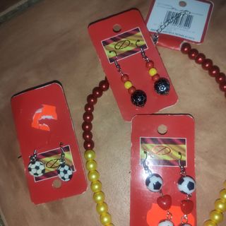 Lote de pendientes y collar