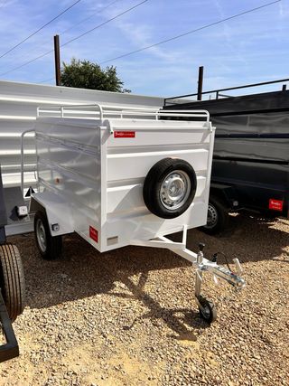 Remolque cerrado de un eje