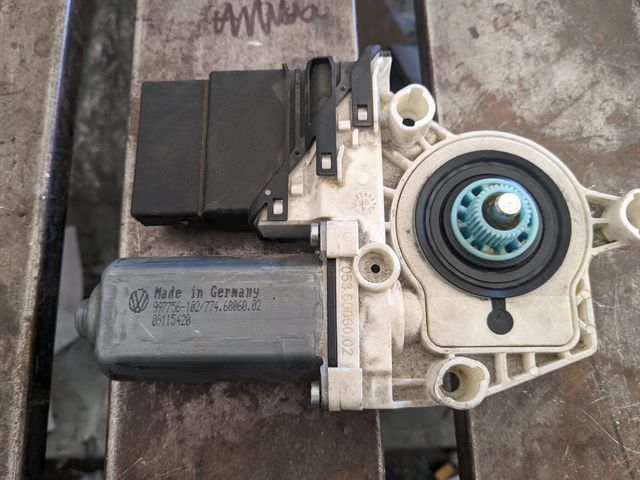 MOTOR ELEVALUNAS LEON II