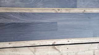 Suelo laminado Pergo.