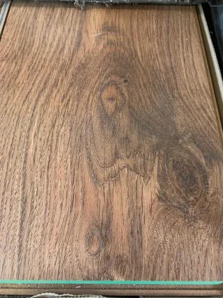 Suelo laminado Pergo.