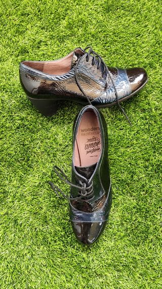 Zapatos Wonders Charol mujer con tacon