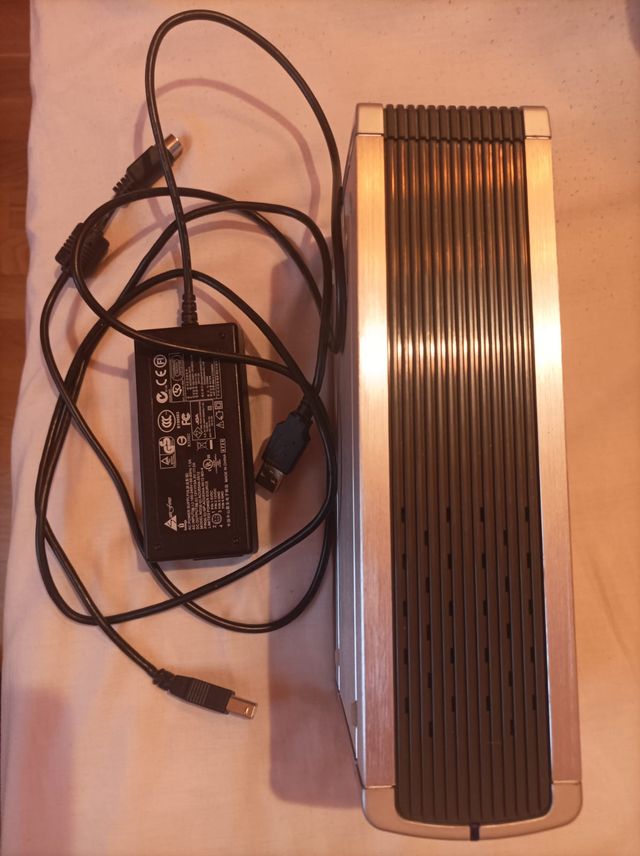 Disco duro externo IOMEGA 1 TB