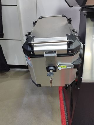 MALETA LATERAL TREKKER 48lts