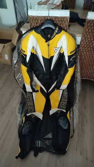 Traje,guantes dainese y botas Sidi 
