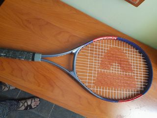 Raqueta tenis con funda