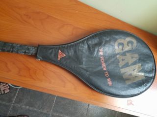 Raqueta tenis con funda
