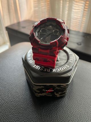 Reloj Casio G-Shock  SERIEGA-100 Camuflaje Rojo