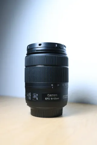 OBJETIVO CANON 18-135 IS USM 3,5-5,6