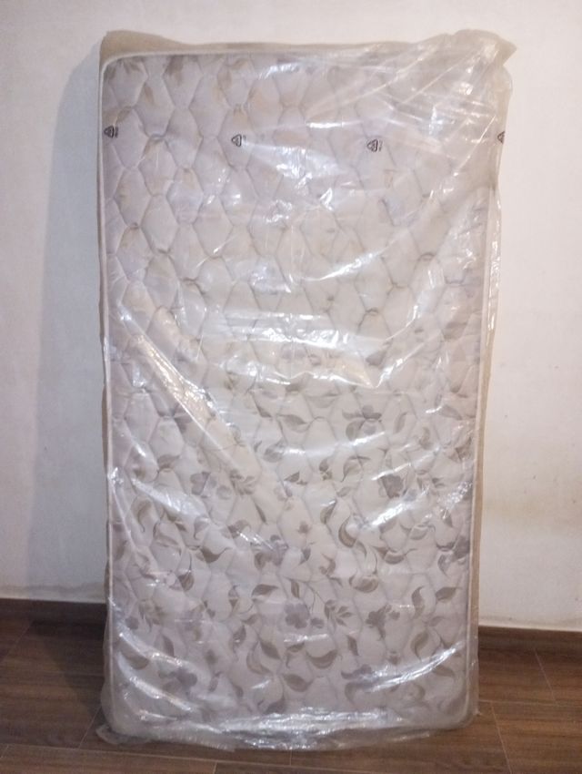 Dos Colchones de muelles 1'05