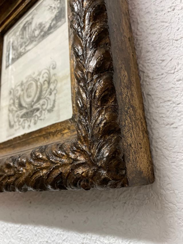 Cornice dorata antica