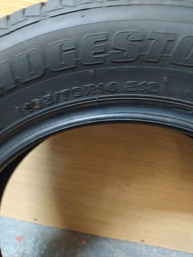 Neumáticos 165/70 R-14 Bridgestone