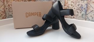SANDALIAS TACÓN DE PIEL CAMPER