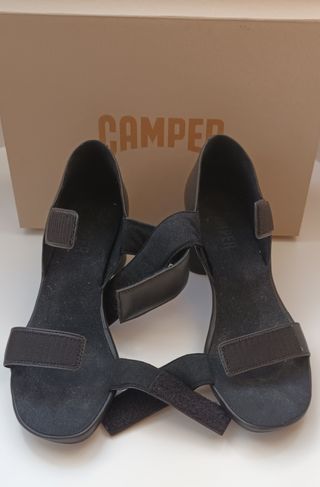 SANDALIAS TACÓN DE PIEL CAMPER