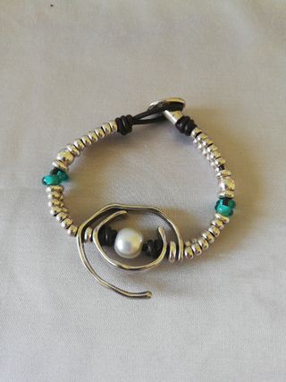 Pulsera cuentas zamat/ cuero