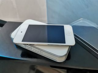 iPod touch 4, 8GB
